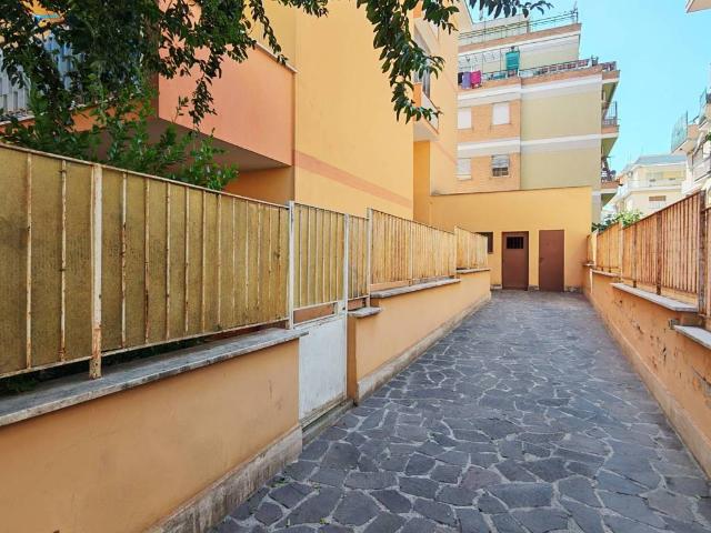 Appartamento in vendita a Roma RM