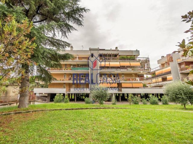 Appartamento in vendita a Roma RM