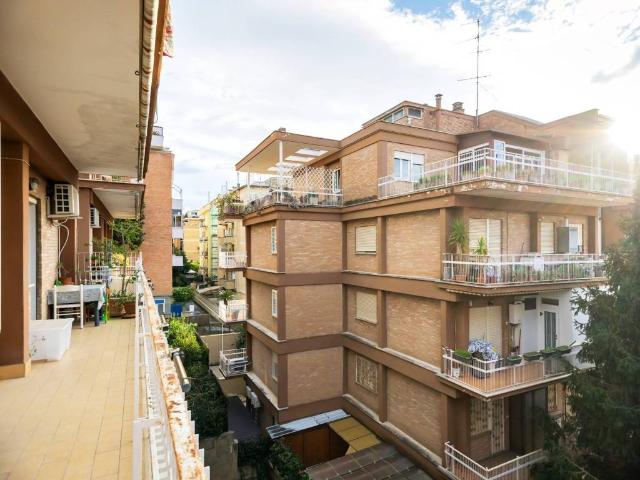 Appartamento in vendita a Roma RM