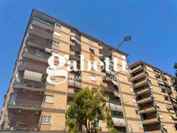 Appartamento in vendita a Roma RM