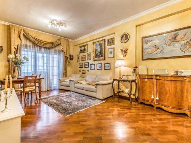 Appartamento in vendita a Roma RM