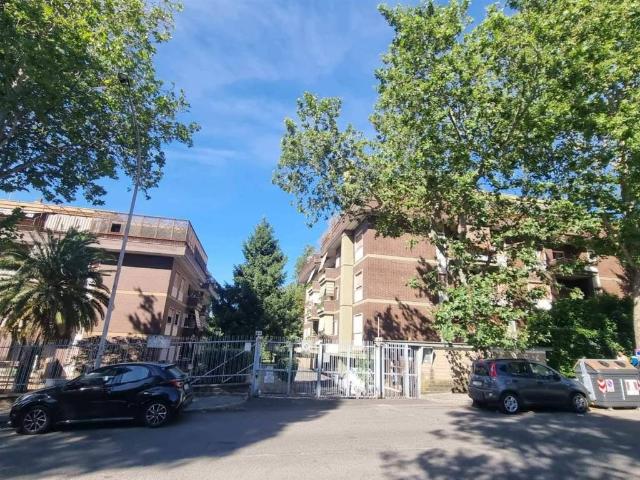 Appartamento in vendita a Roma RM