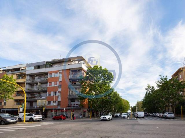 Appartamento in vendita a Roma RM