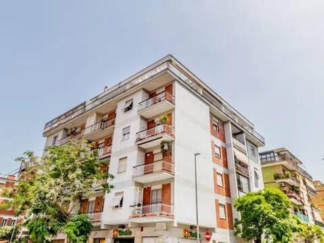 Appartamento in vendita a Roma RM