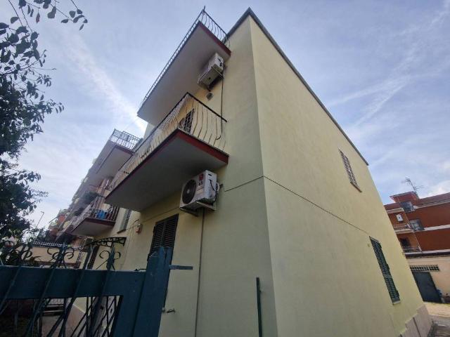 Appartamento in vendita a Roma RM