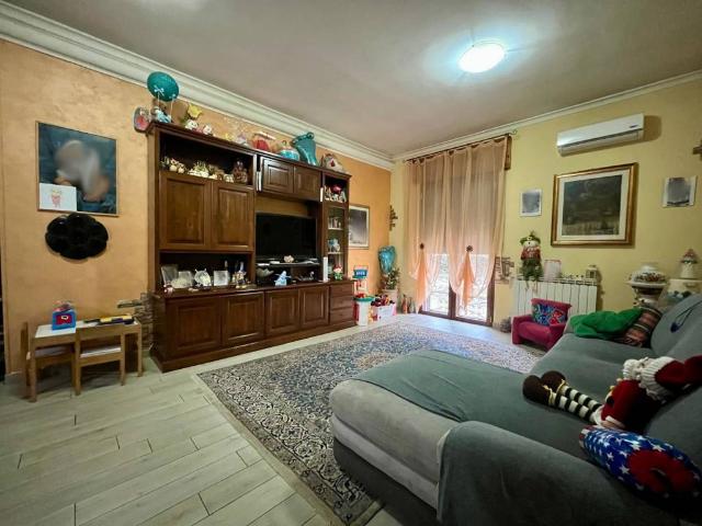 Appartamento in vendita a Roma RM