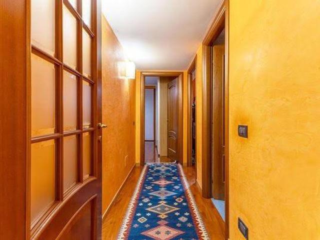 Appartamento in vendita a Roma RM