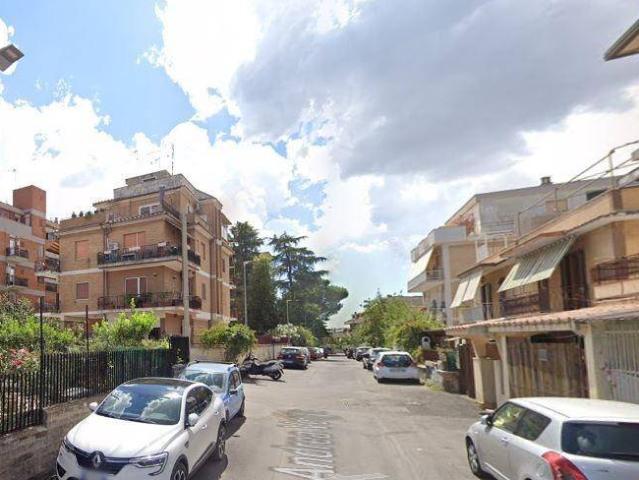 Appartamento in vendita a Roma RM