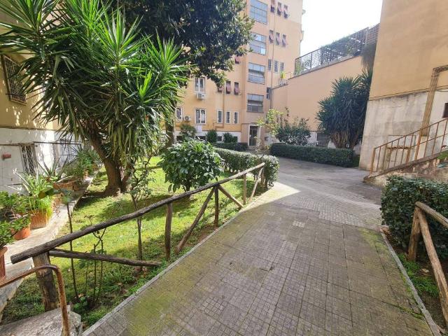 Appartamento in vendita a Roma RM