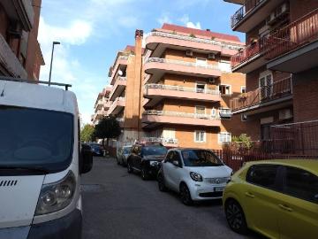 Appartamento in vendita a Roma RM
