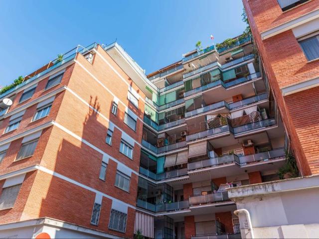 Appartamento in vendita a Roma RM