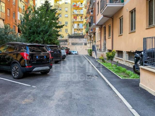 Appartamento in vendita a Roma RM