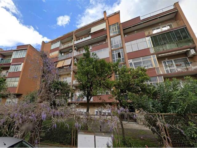 Appartamento in vendita a Roma RM