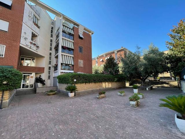 Appartamento in vendita a Roma RM