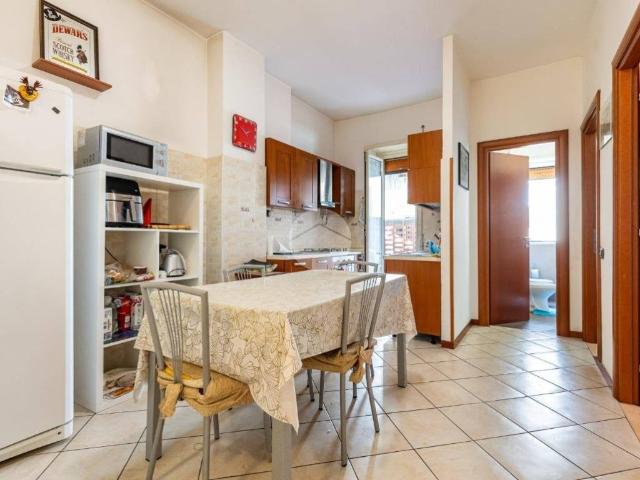 Appartamento in vendita a Roma RM