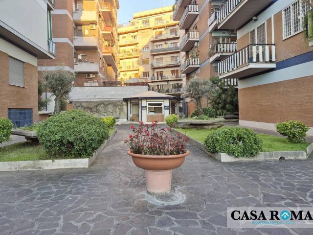 Appartamento in vendita a Roma RM