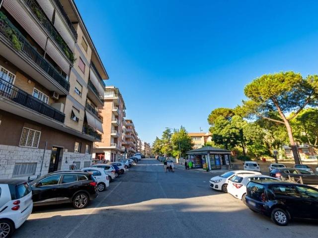 Appartamento in vendita a Roma RM