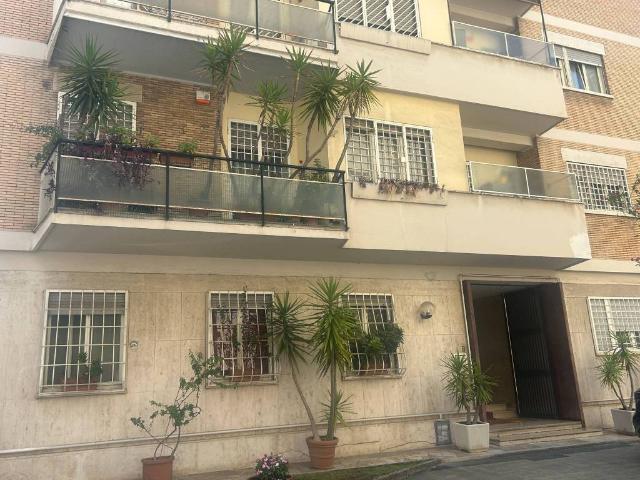 Appartamento in vendita a Roma RM