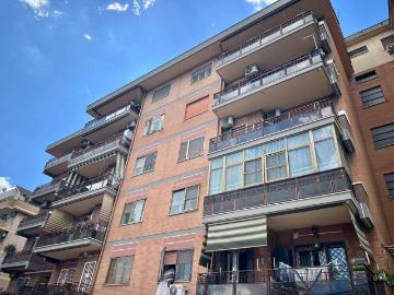 Appartamento in vendita a Roma RM
