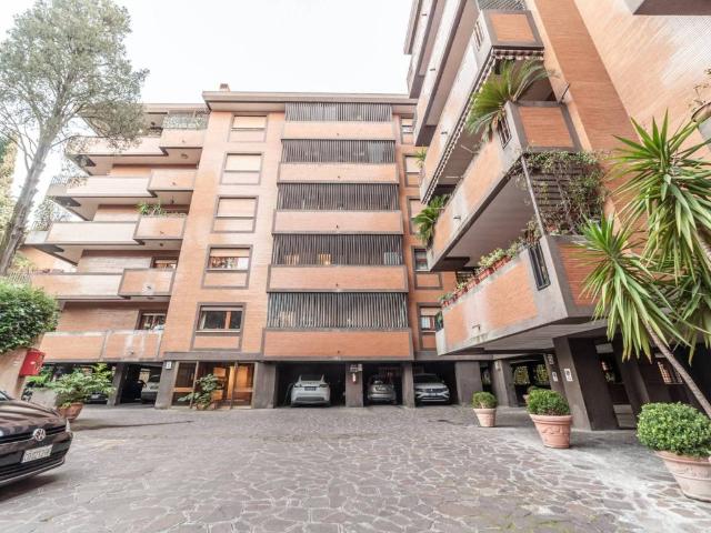 Appartamento in vendita a Roma RM