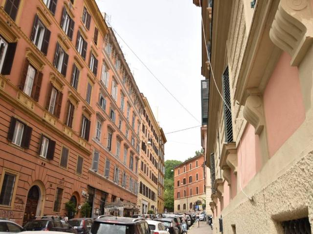 Appartamento in vendita a Roma RM
