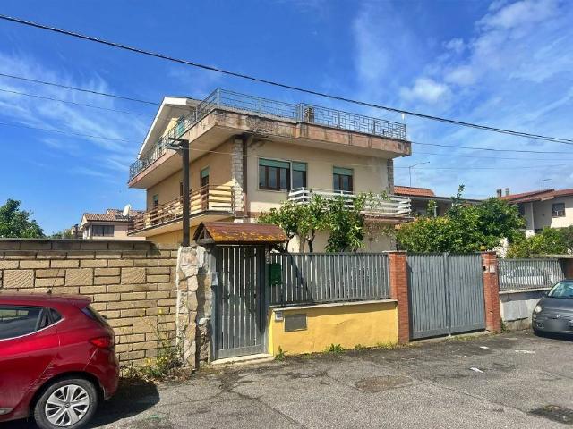 Appartamento in vendita a Roma RM