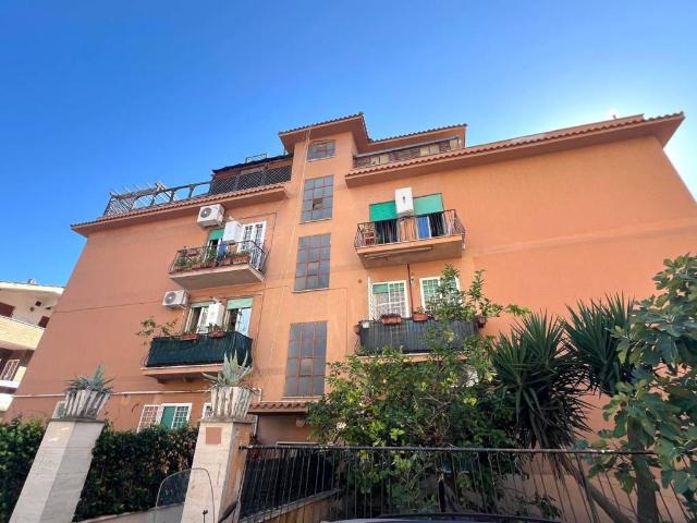 Appartamento in vendita a Roma RM
