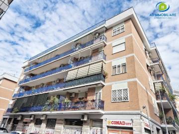 Appartamento in vendita a Roma RM