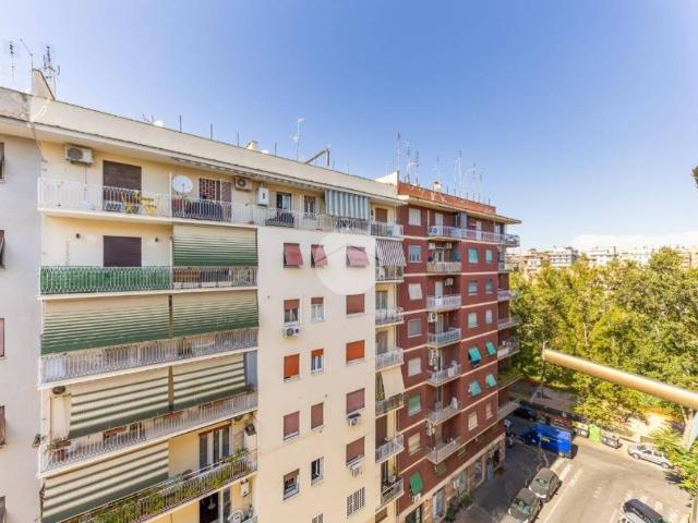 Appartamento in vendita a Roma RM