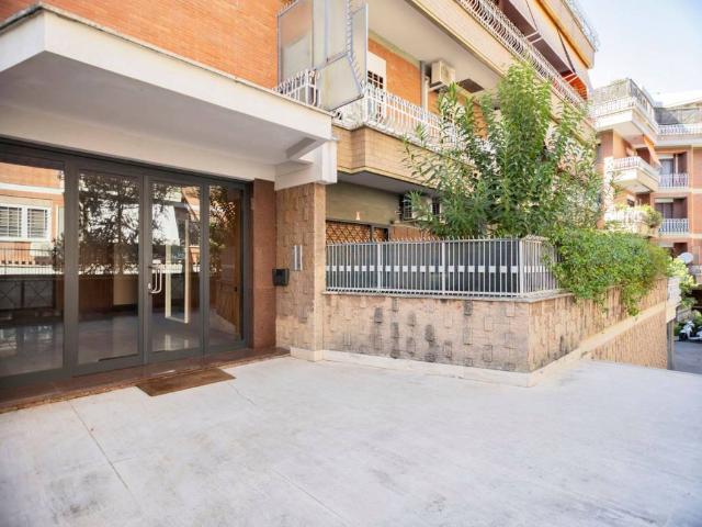 Appartamento in vendita a Roma RM