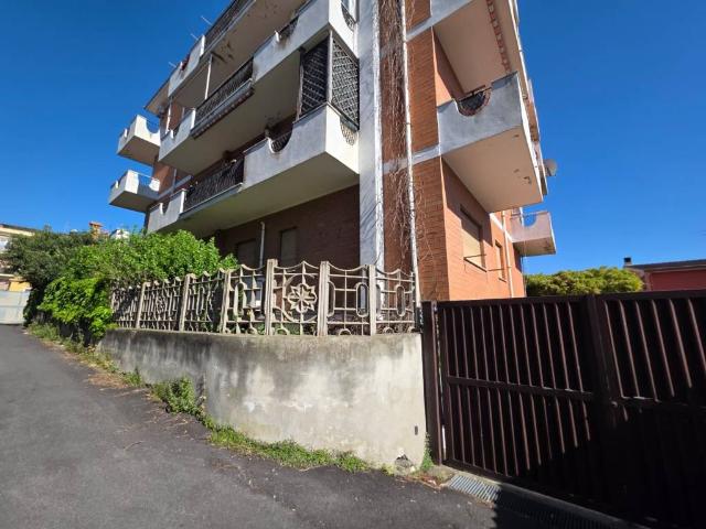 Appartamento in vendita a Roma RM