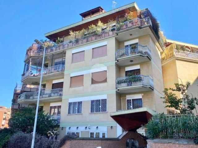 Appartamento in vendita a Roma RM
