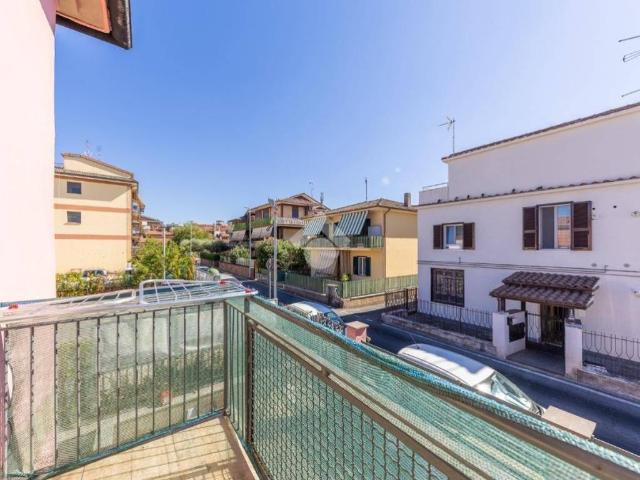 Appartamento in vendita a Roma RM