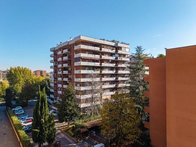 Appartamento in vendita a Roma RM