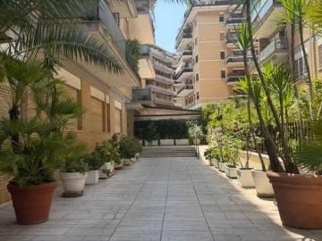 Appartamento in vendita a Roma RM