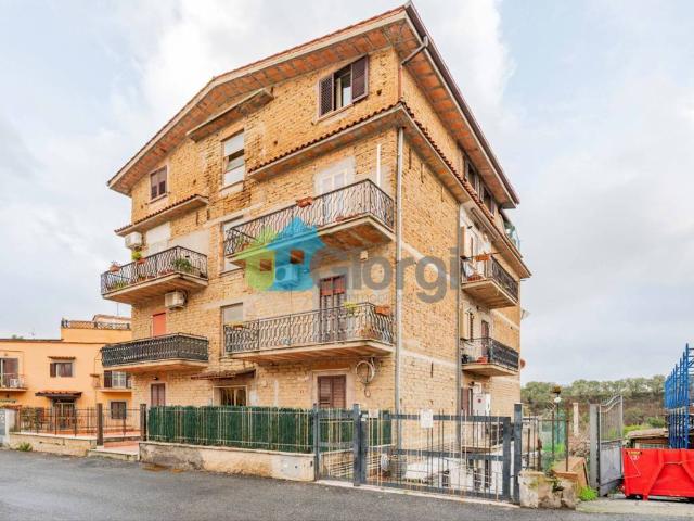 Appartamento in vendita a Roma RM