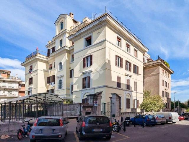 Appartamento in vendita a Roma RM