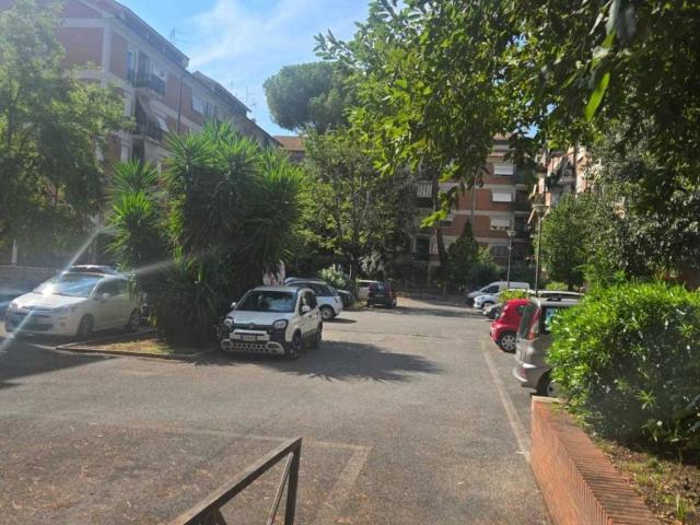 Appartamento in vendita a Roma RM