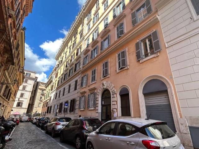 Appartamento in vendita a Roma RM