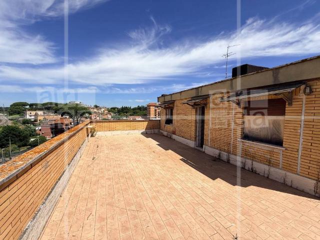 Appartamento in vendita a Roma RM