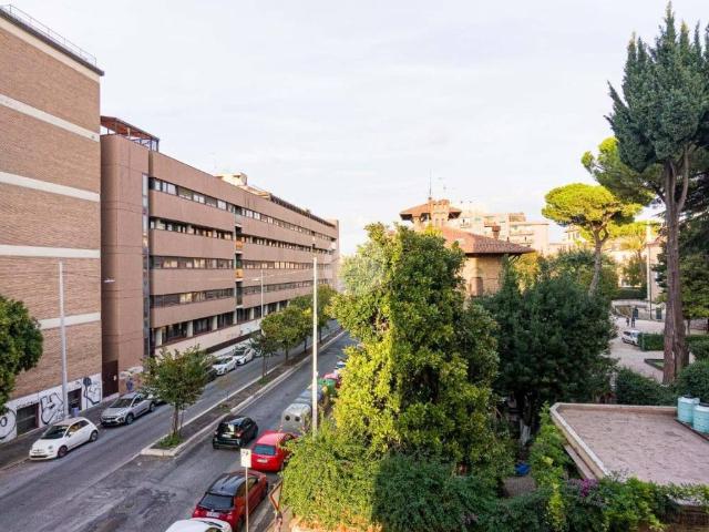 Appartamento in vendita a Roma RM