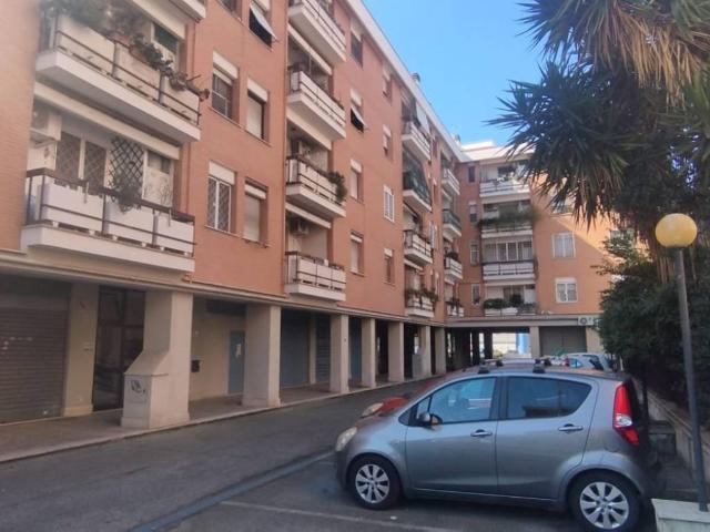 Appartamento in vendita a Roma RM