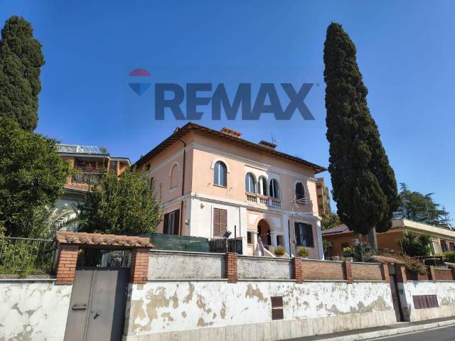 Appartamento in vendita a Roma RM