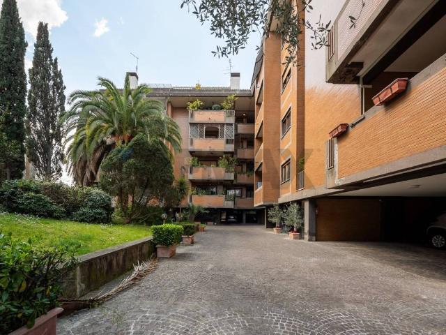 Appartamento in vendita a Roma RM
