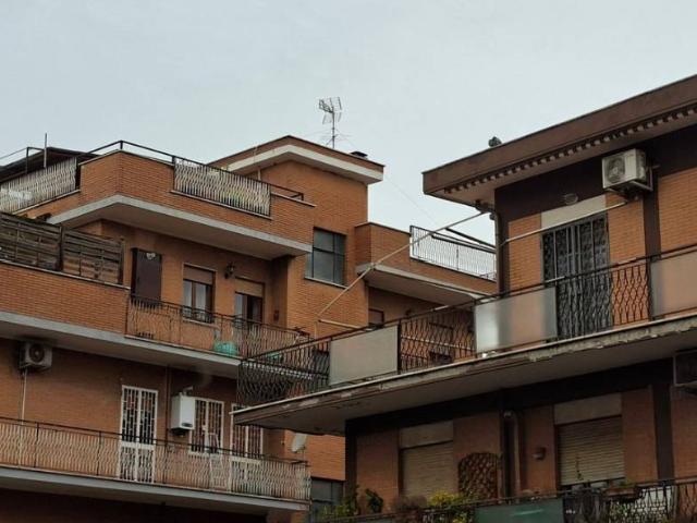 Appartamento in vendita a Roma RM