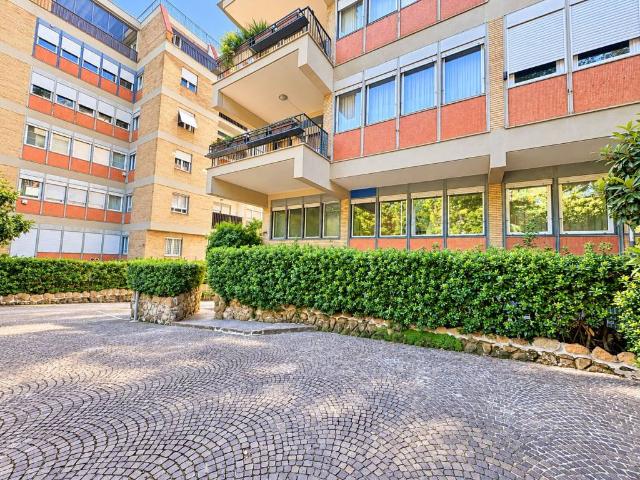 Appartamento in vendita a Roma RM