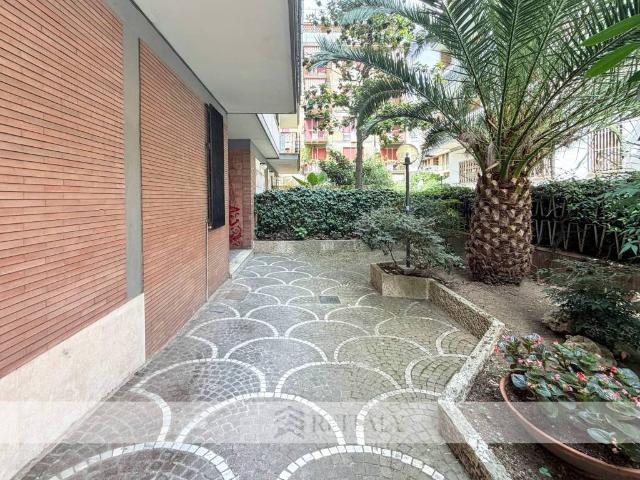 Appartamento in vendita a Roma RM