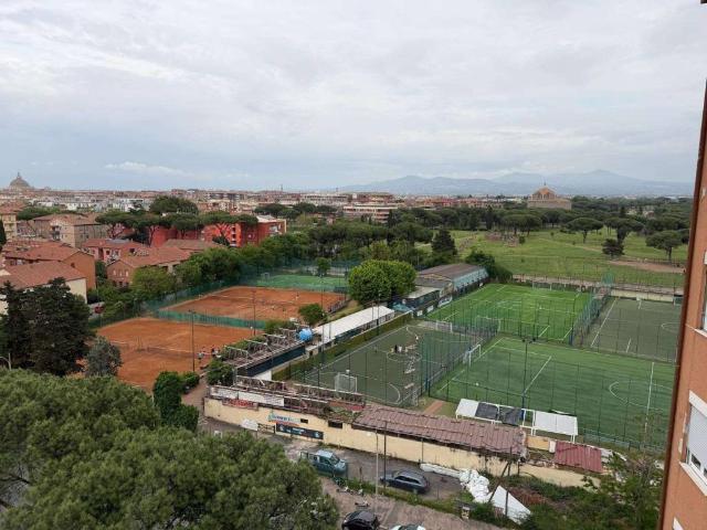 Appartamento in vendita a Roma RM