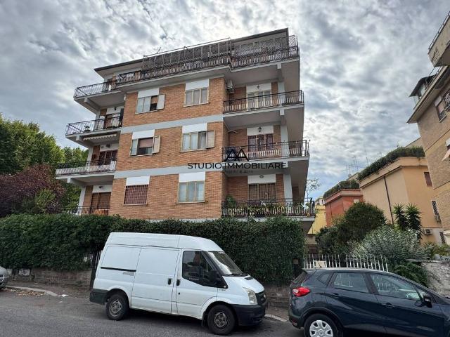 Appartamento in vendita a Roma RM