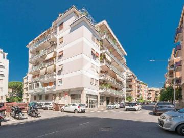 Appartamento in vendita a Roma RM